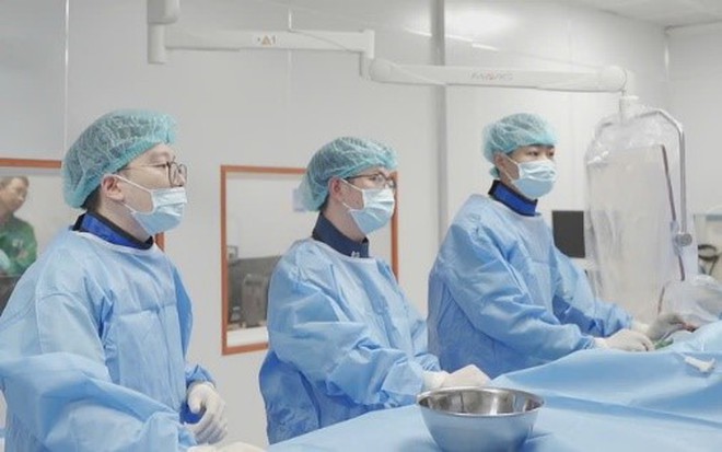 Bệnh viện ĐK TP Vinh triển khai thành công kỹ thuật can thiệp Tim – Mạch- Ảnh 7. Bệnh viện ĐK TP Vinh triển khai thành công kỹ thuật can thiệp Tim – Mạch- Ảnh 7.