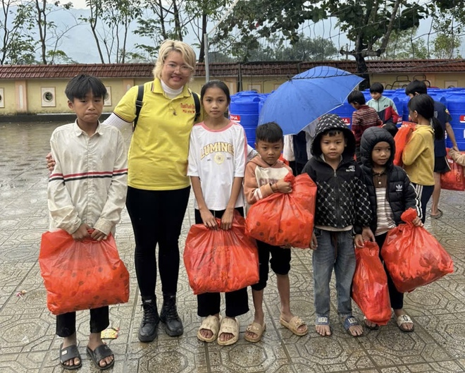 Bát cháo nghĩa tình ấm lòng bệnh nhân nghèo- Ảnh 5. Bát cháo nghĩa tình ấm lòng bệnh nhân nghèo- Ảnh 5.