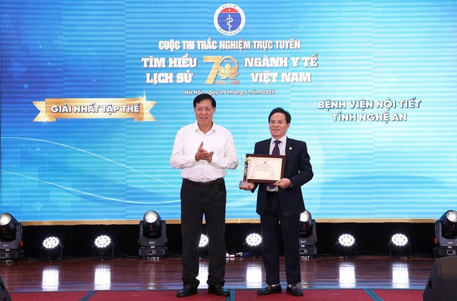 Thứ trưởng Đỗ Xuân Tuyên: Giáo dục truyền thống vẻ vang của ngành y tế là hành trình tri ân, tiếp nối tự hào về ngành- Ảnh 3. Thứ trưởng Đỗ Xuân Tuyên: Giáo dục truyền thống vẻ vang của ngành y tế là hành trình tri ân, tiếp nối tự hào về ngành- Ảnh 3.