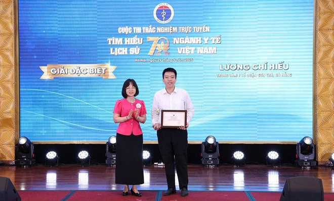 Thứ trưởng Đỗ Xuân Tuyên: Giáo dục truyền thống vẻ vang của ngành y tế là hành trình tri ân, tiếp nối tự hào về ngành- Ảnh 12. Thứ trưởng Đỗ Xuân Tuyên: Giáo dục truyền thống vẻ vang của ngành y tế là hành trình tri ân, tiếp nối tự hào về ngành- Ảnh 12.