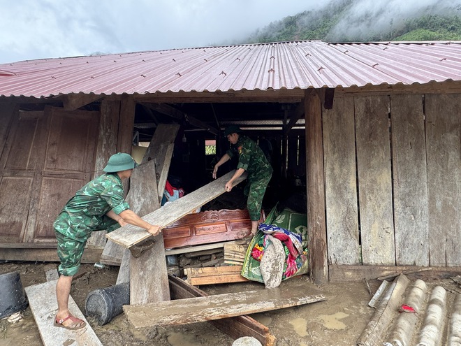 Khẩn trương khắc phục hậu quả mưa lũ tại các huyện miền núi- Ảnh 8. Khẩn trương khắc phục hậu quả mưa lũ tại các huyện miền núi- Ảnh 8.