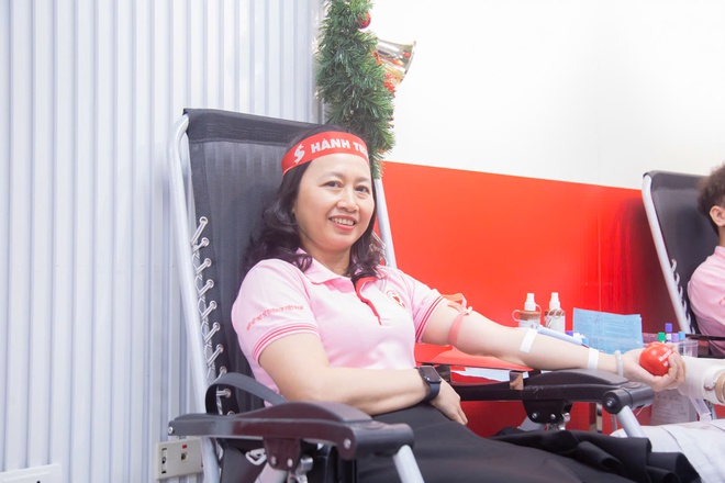 Thứ trưởng Trần Văn Thuấn: Xây dựng 'Văn hóa hiến máu tình nguyện' trở thành thói quen, nhiệm thường xuyên của mỗi người dân- Ảnh 7. Thứ trưởng Trần Văn Thuấn: Xây dựng 'Văn hóa hiến máu tình nguyện' trở thành thói quen, nhiệm thường xuyên của mỗi người dân- Ảnh 7.