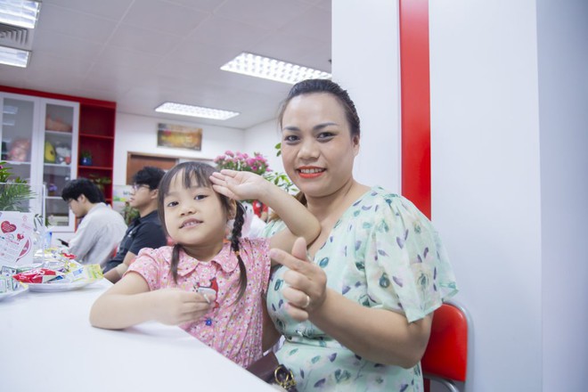 Thứ trưởng Trần Văn Thuấn: Xây dựng 'Văn hóa hiến máu tình nguyện' trở thành thói quen, nhiệm thường xuyên của mỗi người dân- Ảnh 9. Thứ trưởng Trần Văn Thuấn: Xây dựng 'Văn hóa hiến máu tình nguyện' trở thành thói quen, nhiệm thường xuyên của mỗi người dân- Ảnh 9.