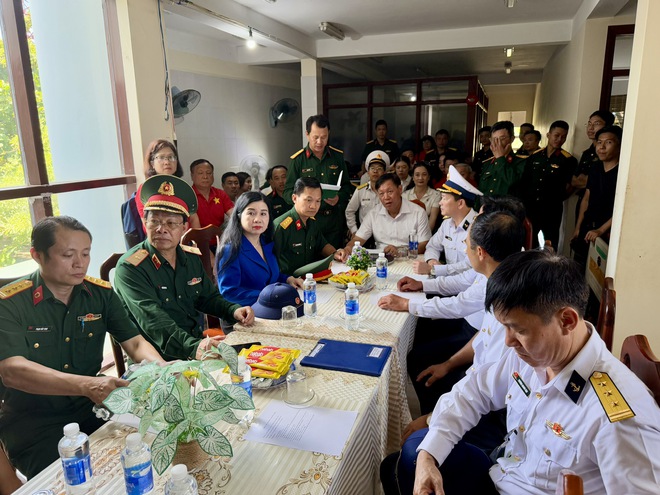 Làm gì để thực hiện chuyển đổi số trong y tế biển đảo ngày càng khả quan hơn?- Ảnh 4. Làm gì để thực hiện chuyển đổi số trong y tế biển đảo ngày càng khả quan hơn?- Ảnh 4.
