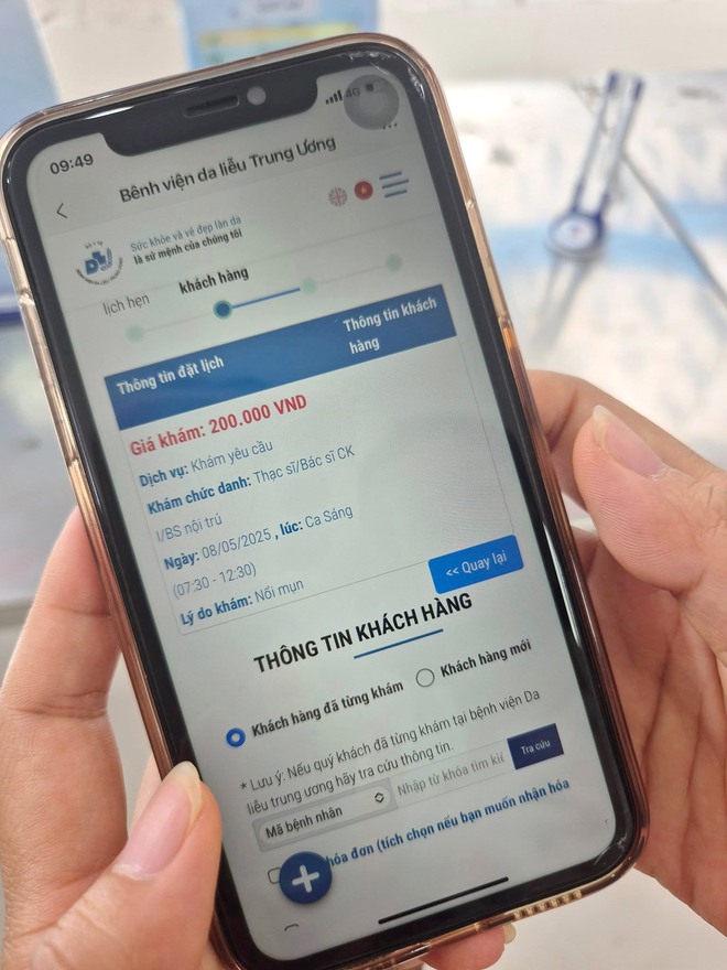 Chật kín người khám bệnh da liễu mùa hè, người dân nên đặt khám online- Ảnh 7. Chật kín người khám bệnh da liễu mùa hè, người dân nên đặt khám online- Ảnh 7.
