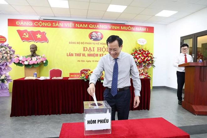 Đại hội Đảng bộ bộ phận Vụ Kế hoạch - Tài chính nhiệm kỳ 2025-2030 thành công tốt đẹp- Ảnh 5. Đại hội Đảng bộ bộ phận Vụ Kế hoạch - Tài chính nhiệm kỳ 2025-2030 thành công tốt đẹp- Ảnh 5.