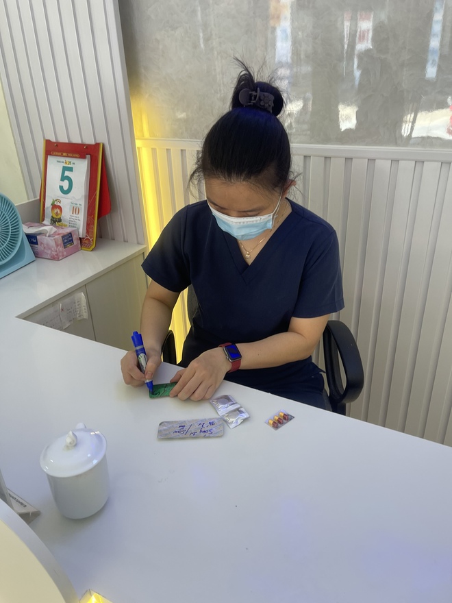 Quảng Bình: Nhiều cơ sở nha khoa không phép đóng cửa đối phó, lén lút hoạt động trở lại- Ảnh 8. Quảng Bình: Nhiều cơ sở nha khoa không phép đóng cửa đối phó, lén lút hoạt động trở lại- Ảnh 8.