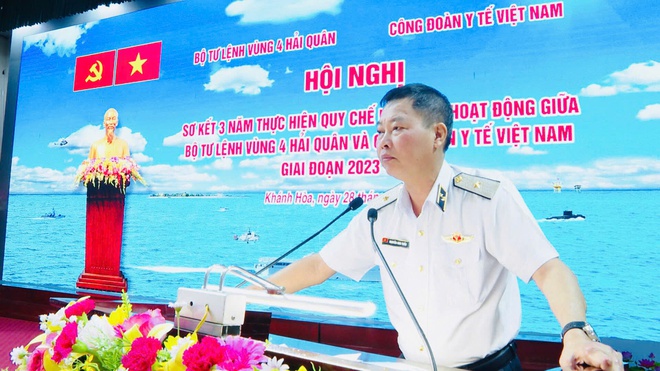 Tiếp tục đẩy mạnh phối hợp hiệu quả chăm sóc sức khoẻ cán bộ, chiến sĩ Vùng 4 Hải quân- Ảnh 3. Tiếp tục đẩy mạnh phối hợp hiệu quả chăm sóc sức khoẻ cán bộ, chiến sĩ Vùng 4 Hải quân- Ảnh 3.