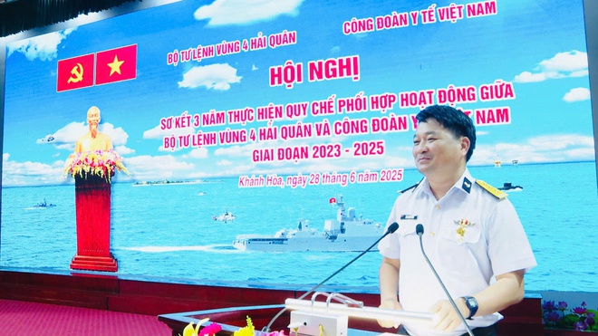 Tiếp tục đẩy mạnh phối hợp hiệu quả chăm sóc sức khoẻ cán bộ, chiến sĩ Vùng 4 Hải quân- Ảnh 4. Tiếp tục đẩy mạnh phối hợp hiệu quả chăm sóc sức khoẻ cán bộ, chiến sĩ Vùng 4 Hải quân- Ảnh 4.