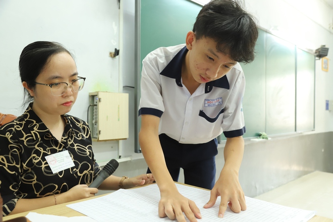 Hơn 76.000 thí sinh tại TPHCM làm thủ tục thi vào lớp 10- Ảnh 11.