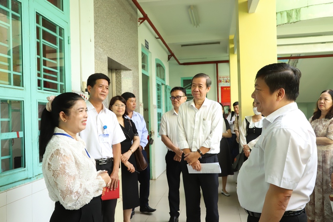 Viện trưởng Viện Pasteur TPHCM: 'Không thể xem nhẹ sốt xuất huyết'- Ảnh 3. Viện trưởng Viện Pasteur TPHCM: 'Không thể xem nhẹ sốt xuất huyết'- Ảnh 3.