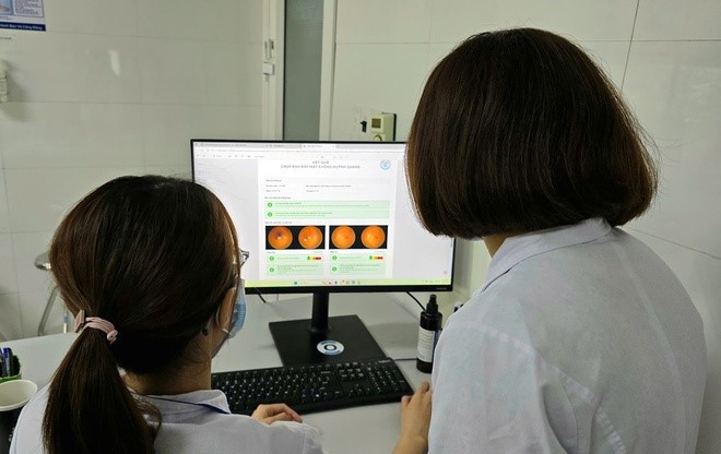 Bệnh viện Nội tiết Nghệ An tiên phong ứng dụng AI sàng lọc biến chứng mắt do đái tháo đường- Ảnh 2. Bệnh viện Nội tiết Nghệ An tiên phong ứng dụng AI sàng lọc biến chứng mắt do đái tháo đường- Ảnh 2.