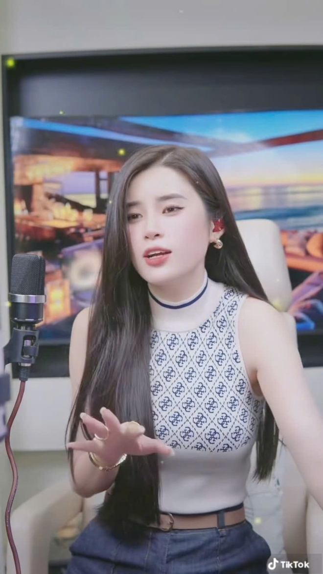 Ngọc Ánh - Idol mới của dòng nhạc quê hương, mộc mạc nhưng đầy duyên dáng- Ảnh 4.