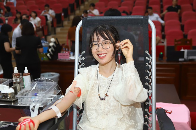Tuổi trẻ Bộ Y tế  hiến máu tình nguyện 'Giọt hồng yêu thương'- Ảnh 9.