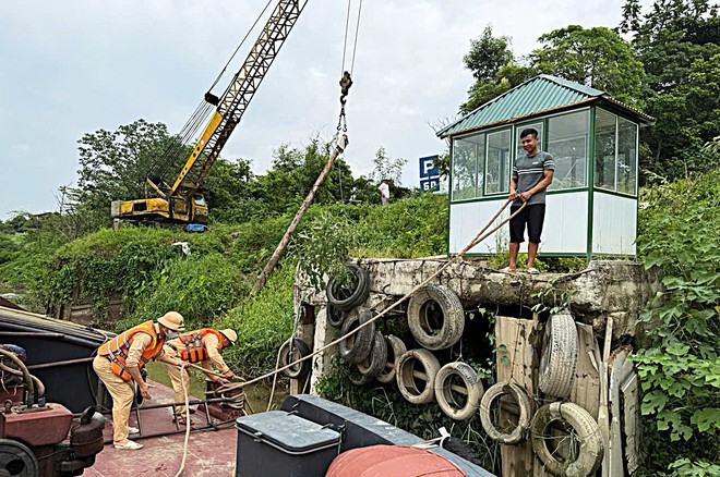 Bão số 3 áp sát, Hà Nội kiểm tra sông Hồng, ứng trực hỗ trợ dân- Ảnh 3. Bão số 3 áp sát, Hà Nội kiểm tra sông Hồng, ứng trực hỗ trợ dân- Ảnh 3.