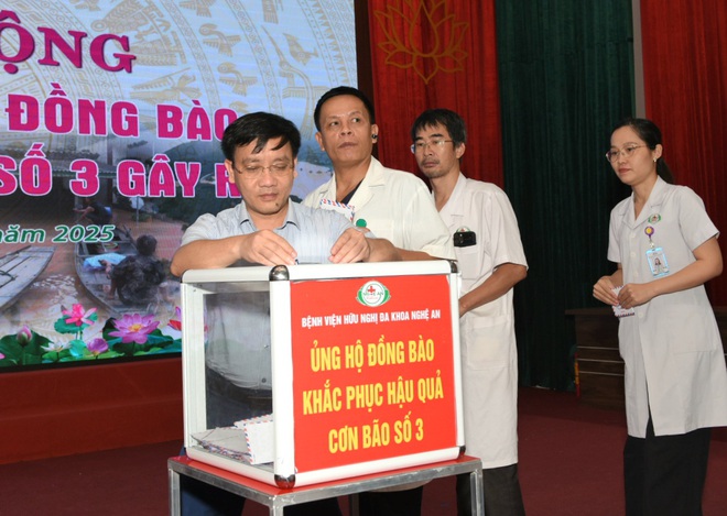 Bệnh viện HNĐK Nghệ An quyên góp 350 triệu đồng ủng hộ đồng bào vùng cao Nghệ An sau bão số 3- Ảnh 2. Bệnh viện HNĐK Nghệ An quyên góp 350 triệu đồng ủng hộ đồng bào vùng cao Nghệ An sau bão số 3- Ảnh 2.