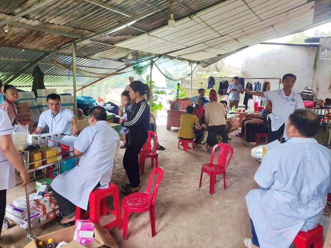 Lập Trạm Y tế dã chiến đưa hoạt động khám chữa bệnh trở lại bình thường sau lũ lụt- Ảnh 17. Lập Trạm Y tế dã chiến đưa hoạt động khám chữa bệnh trở lại bình thường sau lũ lụt- Ảnh 17.