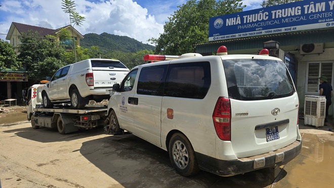 Lập Trạm Y tế dã chiến đưa hoạt động khám chữa bệnh trở lại bình thường sau lũ lụt- Ảnh 2. Lập Trạm Y tế dã chiến đưa hoạt động khám chữa bệnh trở lại bình thường sau lũ lụt- Ảnh 2.