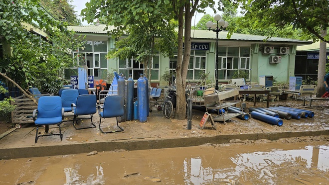 Lập Trạm Y tế dã chiến đưa hoạt động khám chữa bệnh trở lại bình thường sau lũ lụt- Ảnh 3. Lập Trạm Y tế dã chiến đưa hoạt động khám chữa bệnh trở lại bình thường sau lũ lụt- Ảnh 3.