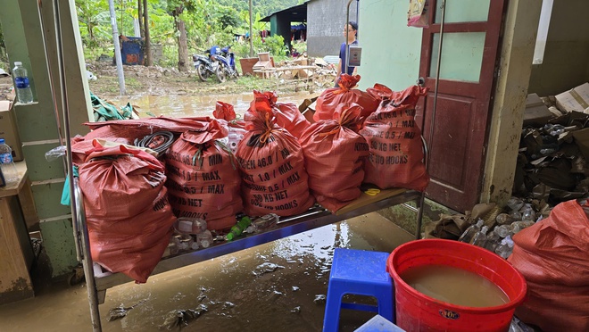 Lập Trạm Y tế dã chiến đưa hoạt động khám chữa bệnh trở lại bình thường sau lũ lụt- Ảnh 6. Lập Trạm Y tế dã chiến đưa hoạt động khám chữa bệnh trở lại bình thường sau lũ lụt- Ảnh 6.