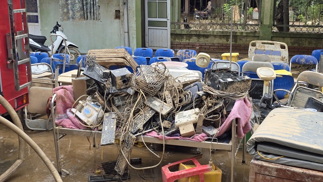 Lập Trạm Y tế dã chiến đưa hoạt động khám chữa bệnh trở lại bình thường sau lũ lụt- Ảnh 8. Lập Trạm Y tế dã chiến đưa hoạt động khám chữa bệnh trở lại bình thường sau lũ lụt- Ảnh 8.