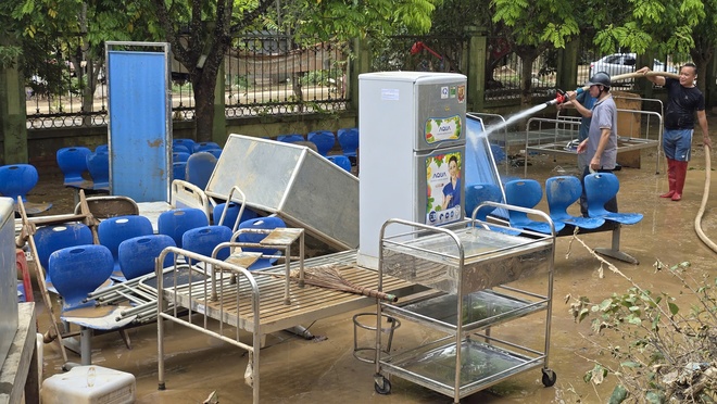 Lập Trạm Y tế dã chiến đưa hoạt động khám chữa bệnh trở lại bình thường sau lũ lụt- Ảnh 4. Lập Trạm Y tế dã chiến đưa hoạt động khám chữa bệnh trở lại bình thường sau lũ lụt- Ảnh 4.