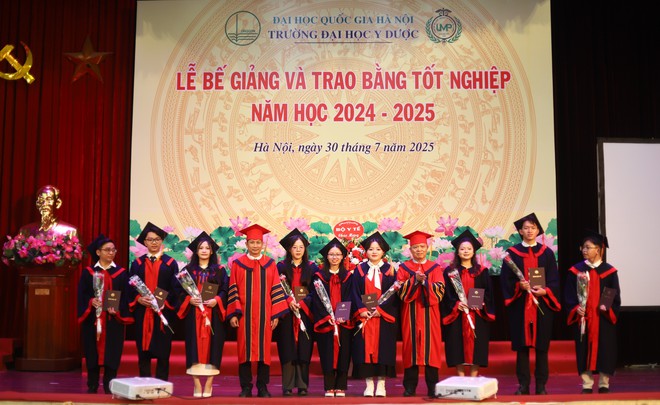 Thêm gần 400 nhân lực y tế chất lượng cao phục vụ chăm sóc sức khoẻ nhân dân- Ảnh 5. Thêm gần 400 nhân lực y tế chất lượng cao phục vụ chăm sóc sức khoẻ nhân dân- Ảnh 5.