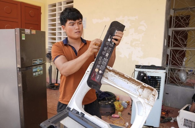 Nước lũ rút đi, tình người ở lại- Ảnh 13. Nước lũ rút đi, tình người ở lại- Ảnh 13.