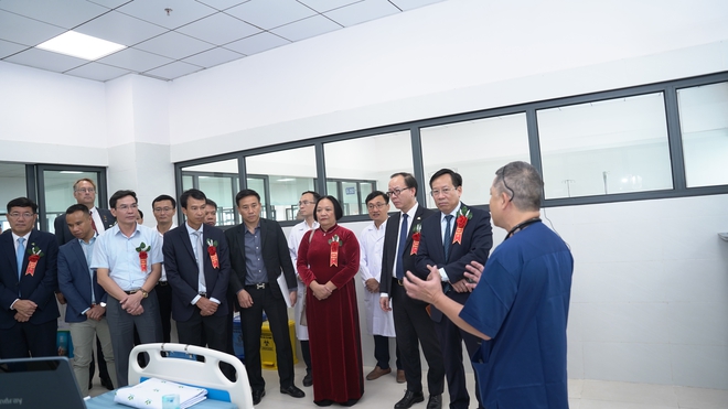 Thêm 300 giường bệnh nhi khoa vào hoạt động, góp phần xây dựng hệ thống y tế công bằng, vì sức khỏe trẻ em Việt Nam- Ảnh 2.