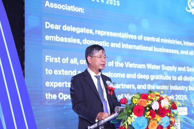 Thứ trưởng Bộ Xây dựng: Nước sạch, xử lý nước thải là dịch vụ thiết yếu gắn trực tiếp với sức khỏe nhân dân- Ảnh 3.