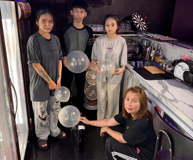 TPHCM: Triệt phá đường dây buôn bán khí cười từ Bắc và Nam do nữ quái cầm đầu- Ảnh 1. TPHCM: Triệt phá đường dây buôn bán khí cười từ Bắc và Nam do nữ quái cầm đầu- Ảnh 1.
