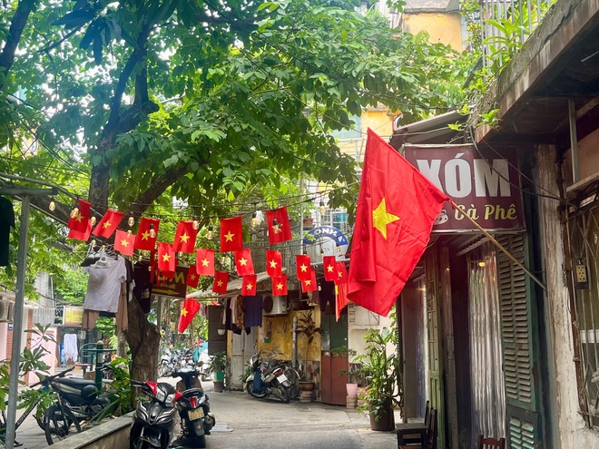 Hà Nội và những lá cờ giữa tháng Tám- Ảnh 3.