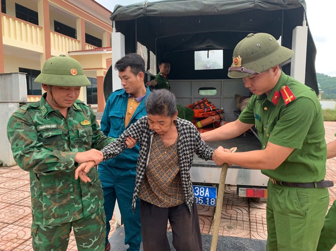 Hà Tĩnh di dời 21 hộ dân ở bản Rào Tre đi tránh bão- Ảnh 8. Hà Tĩnh di dời 21 hộ dân ở bản Rào Tre đi tránh bão- Ảnh 8.
