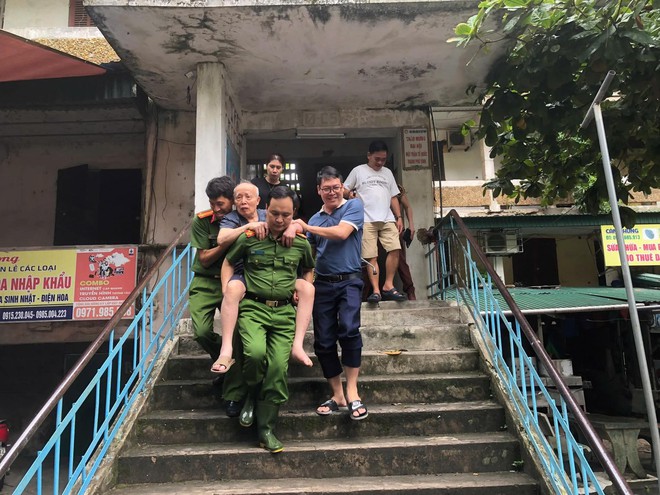 Nghệ An căng mình ứng phó bão số 5, phố xá vắng lặng từ sáng sớm- Ảnh 9. Nghệ An căng mình ứng phó bão số 5, phố xá vắng lặng từ sáng sớm- Ảnh 9.