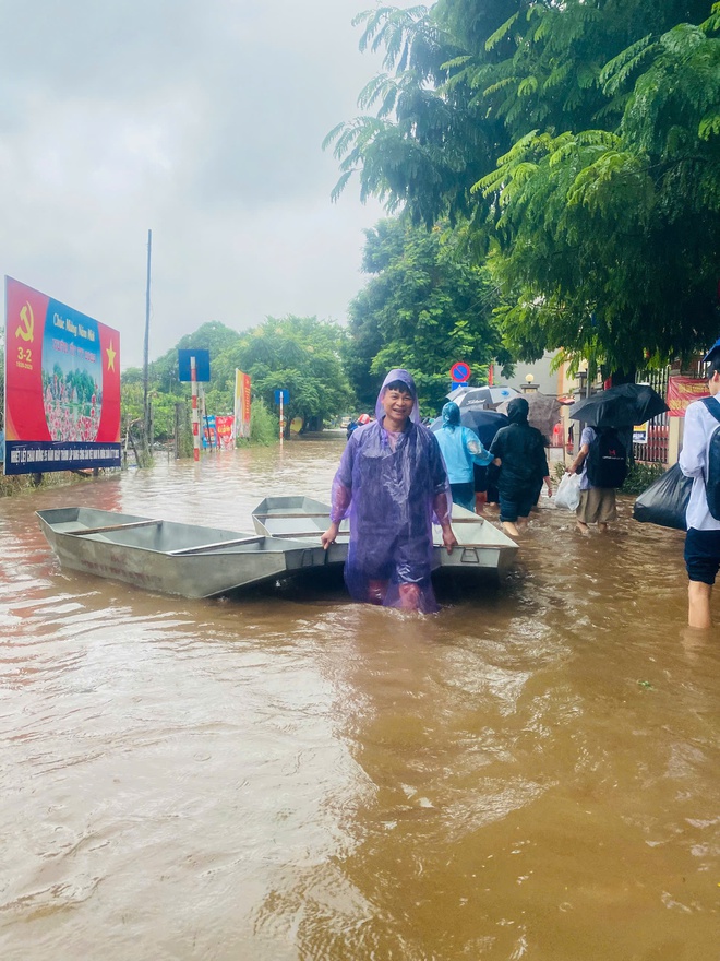 Mưa lớn sau bão, chung cư tại Hà Nội ngập nặng, điện nước tê liệt- Ảnh 3.