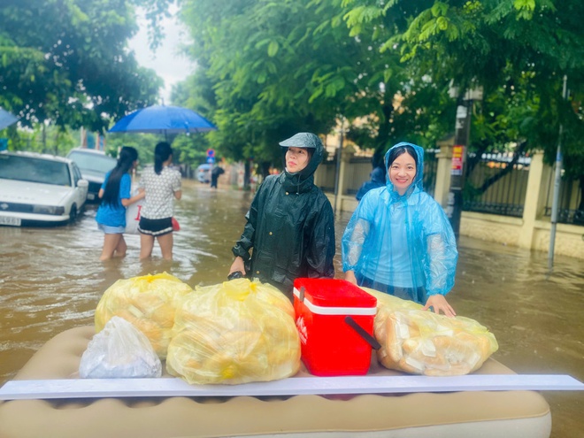 Mưa lớn sau bão, chung cư tại Hà Nội ngập nặng, điện nước tê liệt- Ảnh 8.