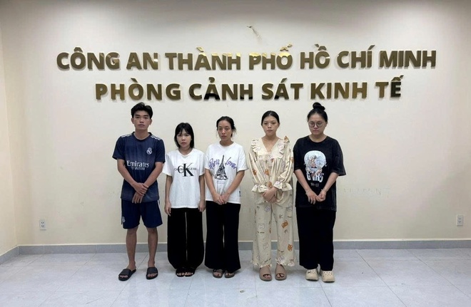 TPHCM: Khởi tố 9 đối tượng tại hai nhà hàng kinh doanh khí cười trái phép- Ảnh 9.