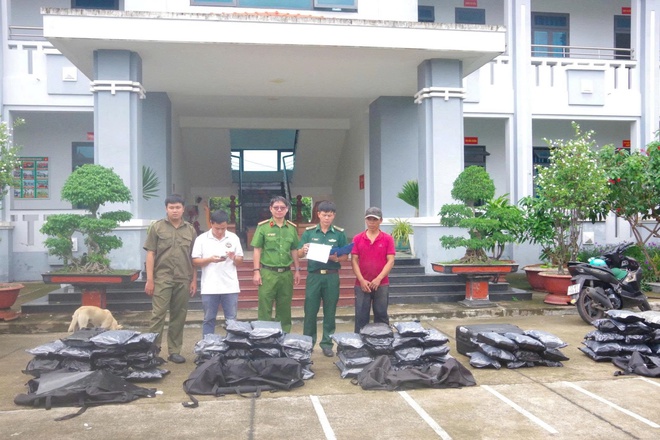 TPHCM: Ngư dân vớt được 81kg cần sa khô trôi trên biển- Ảnh 3.