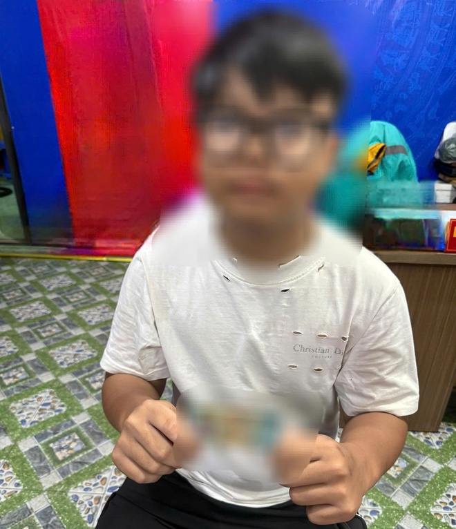 TPHCM xử lý hàng loạt thanh niên gây rối, cướp tài sản khi 'giật cô hồn' dịp rằm tháng 7- Ảnh 2. TPHCM xử lý hàng loạt thanh niên gây rối, cướp tài sản khi 'giật cô hồn' dịp rằm tháng 7- Ảnh 2.