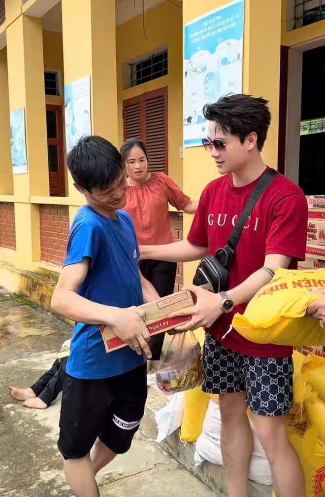 Chuyến đi không giới hạn: 'Yêu thương là điều duy nhất cần mang theo'- Ảnh 2.