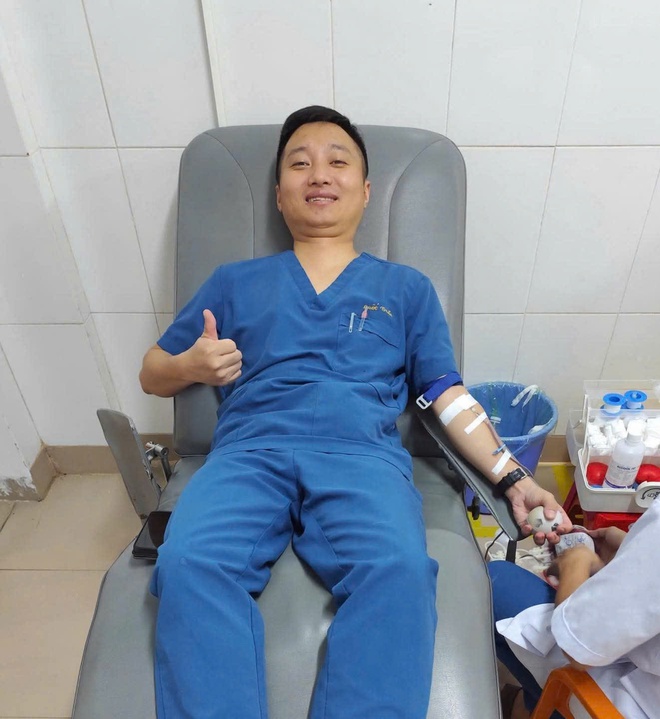 Nhân viên y tế hiến máu khẩn cấp cứu nạn nhân người Lào vụ xe tải lao vào chợ- Ảnh 3.
