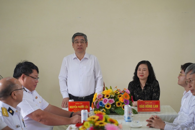Bộ trưởng Bộ Y tế Đào Hồng Lan tri ân các gia đình có công với cách mạng tại đặc khu Côn Đảo- Ảnh 13. Bộ trưởng Bộ Y tế Đào Hồng Lan tri ân các gia đình có công với cách mạng tại đặc khu Côn Đảo- Ảnh 13.