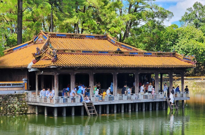 Doanh thu du lịch Huế, Quảng Trị tăng mạnh dịp nghỉ lễ 2/9- Ảnh 1. Doanh thu du lịch Huế, Quảng Trị tăng mạnh dịp nghỉ lễ 2/9- Ảnh 1.