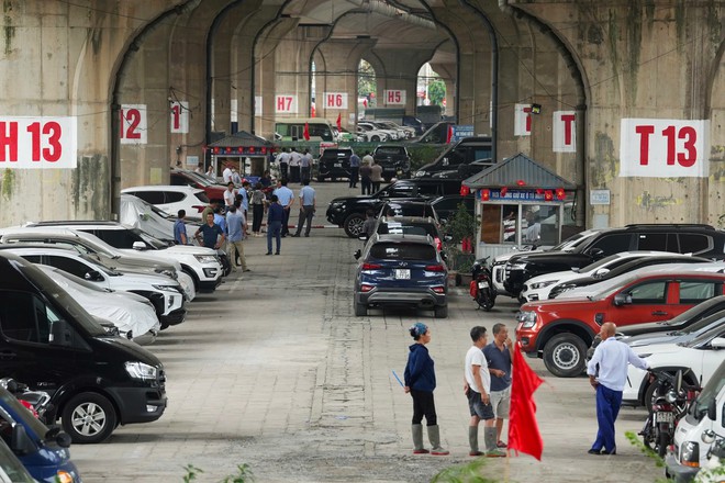 Sau vụ cháy 500 xe máy, hàng trăm phương tiện vẫn nằm dưới gầm cầu Vĩnh Tuy: Chính quyền nói gì?- Ảnh 2.
