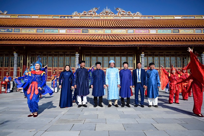 Du khách hào hứng tham quan di tích Huế, xem tái hiện lễ Ban sóc đầu năm mới- Ảnh 10. Du khách hào hứng tham quan di tích Huế, xem tái hiện lễ Ban sóc đầu năm mới- Ảnh 10.