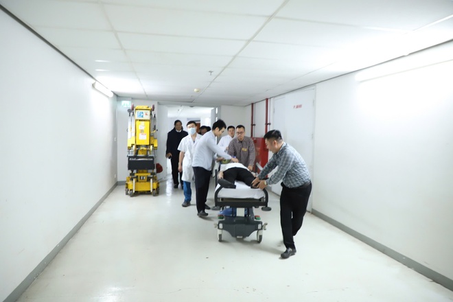 Diễn tập đảm bảo công tác y tế phục vụ Đại hội Đại biểu toàn quốc lần thứ XIV của Đảng
- Ảnh 8.