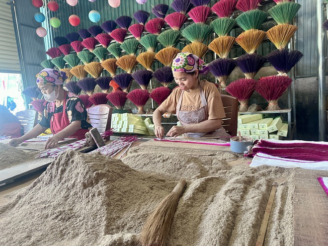 Thủ phủ hương trầm Nghệ An tất bật vào vụ Tết- Ảnh 8.