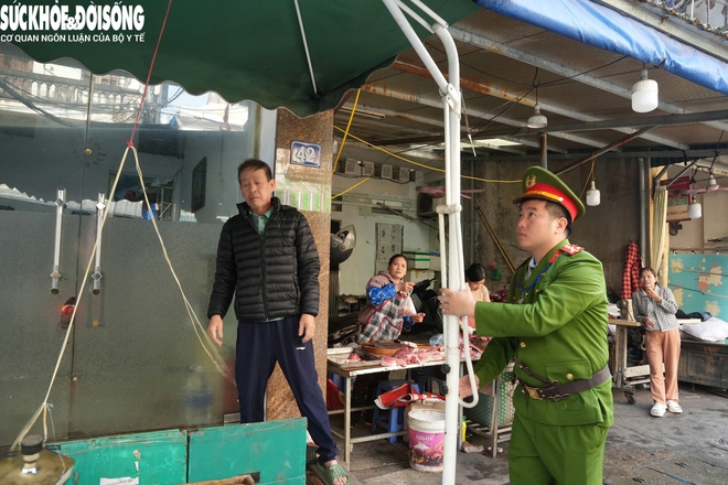 Hà Nội xóa bỏ chợ tạm, chợ cóc quanh chợ Long Biên- Ảnh 3.