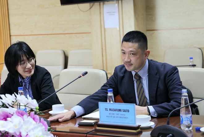 Bộ trưởng Đào Hồng Lan tiếp Trưởng phái đoàn Tổ chức Di cư Quốc tế tại Việt Nam và đại diện Đại sứ quán Nhật Bản- Ảnh 3.