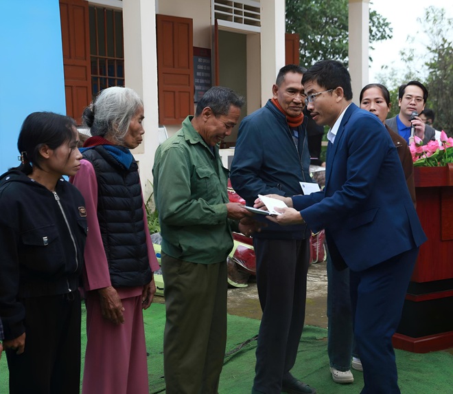 Y, bác sĩ Nghệ An khám bệnh, phát thuốc miễn phí cho bà con vùng khó khăn trước Tết- Ảnh 5.